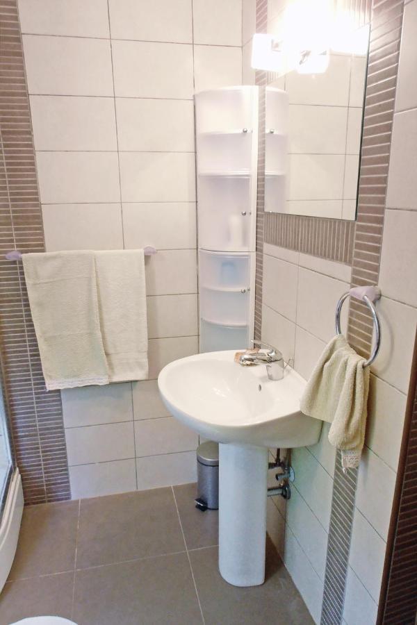 Apartments With A Parking Space Veli Losinj, Losinj - 8029 Veli Lošinj Exterior foto