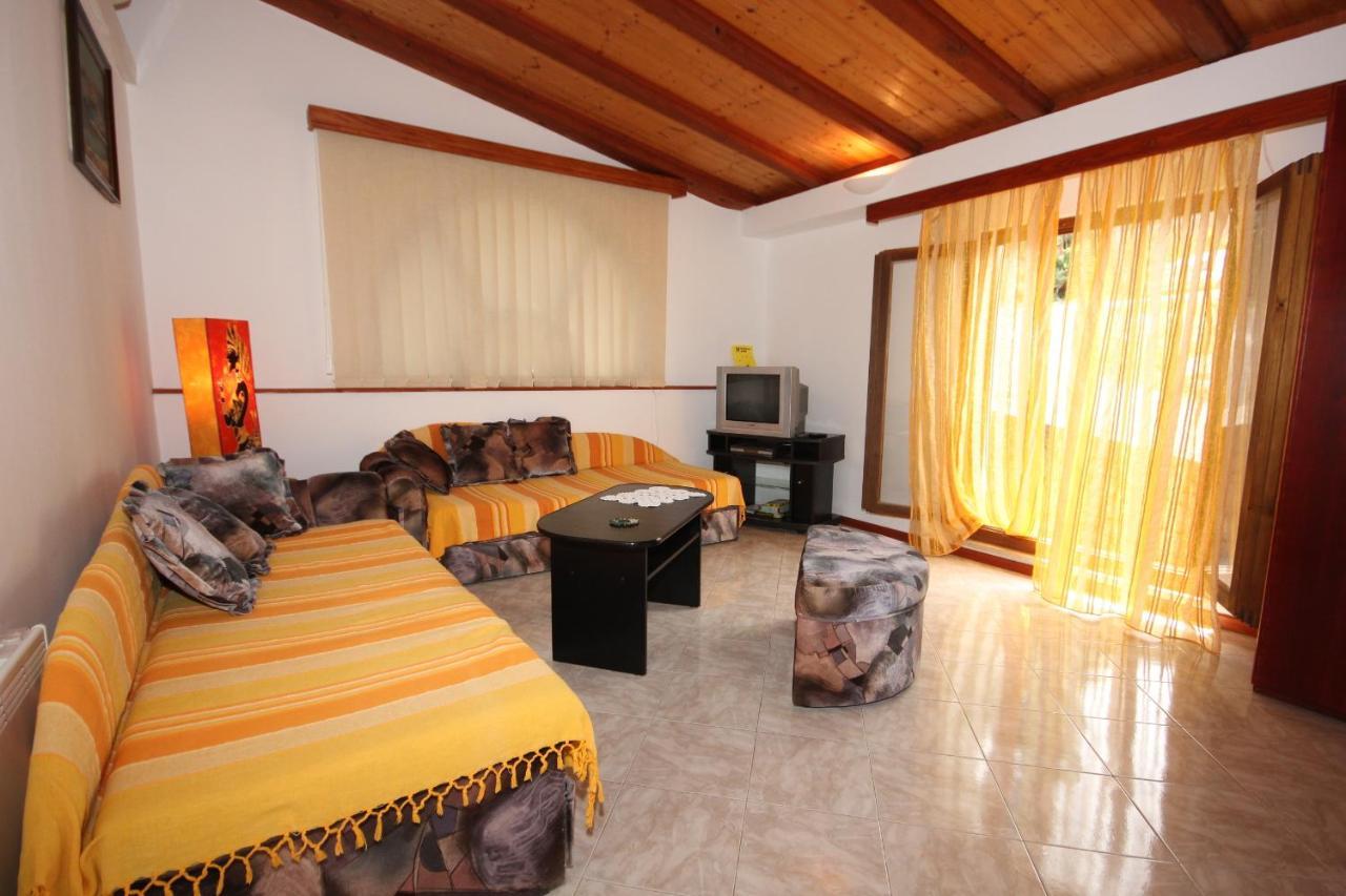 Apartments With A Parking Space Veli Losinj, Losinj - 8029 Veli Lošinj Exterior foto